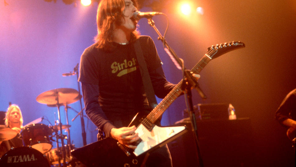 Dave Grohl performing live with Foo Fighters in 2001