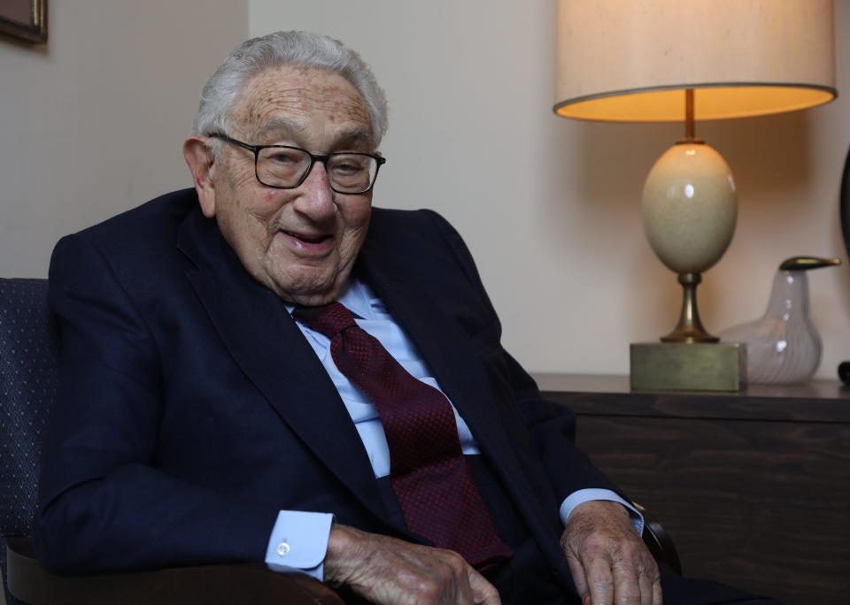 Former Secretary of State Henry Kissinger says today's world leaders fall short of 