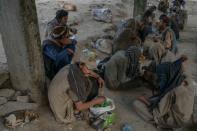 <p>La política antidroga del nuevo régimen talibán tendrá una importancia crucial, pero viendo cómo las calles de Kabul se han convertido en una marea de adictos abandonados a las drogas el problema parece aún lejos de solucionarse. (Foto: Bulent Kilic / AFP / Getty Images).</p> 