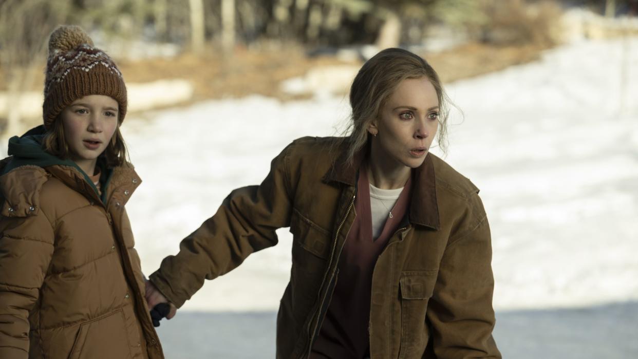  Sienna King and Juno Temple in Fargo. 