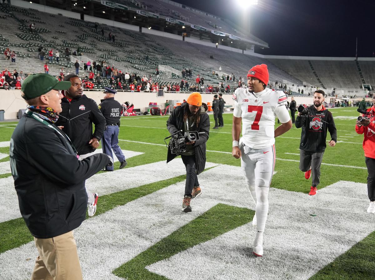 OSU QB C.J. Stroud recovers from early picksix, throws six touchdowns