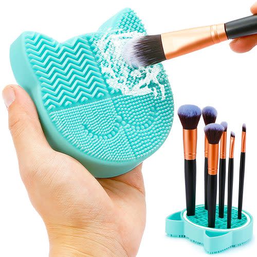 Esponja TailaiMei para limpiar las brochas de maquillaje. (Crédito: Amazon)