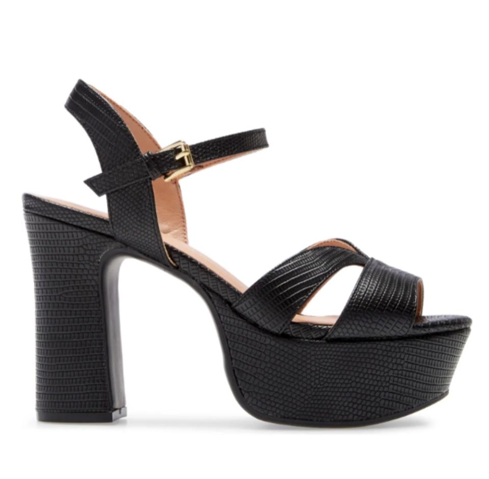 Chinese Laundry Daydreamer Platform Sandal