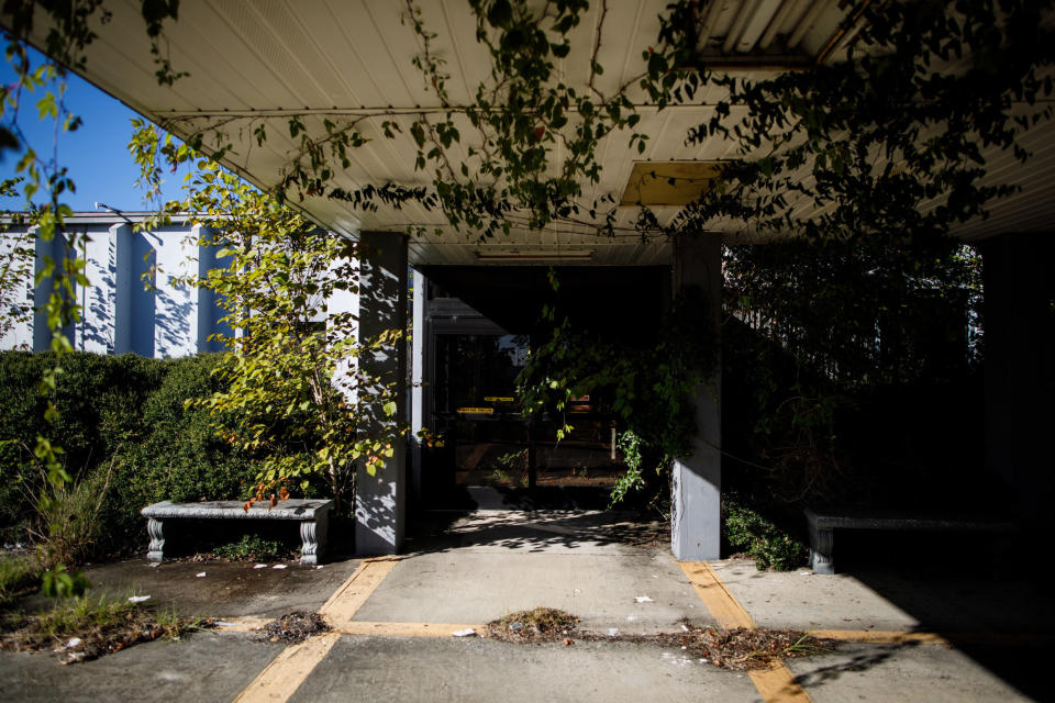 Telfair Regional Hospital, which closed in 2008, has been overgrown by vines. The McRae, Georgia, facility was about&nbsp;20 minutes away from Glenwood's hospital. (Photo: Dustin Chambers for HuffPost)