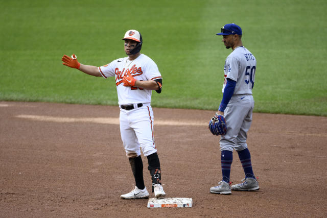 Hyde gets 1st win as manager, Orioles beat Yankees 5-3