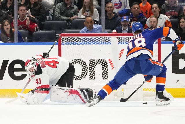 New Jersey Devils vs. New York Islanders Hockey