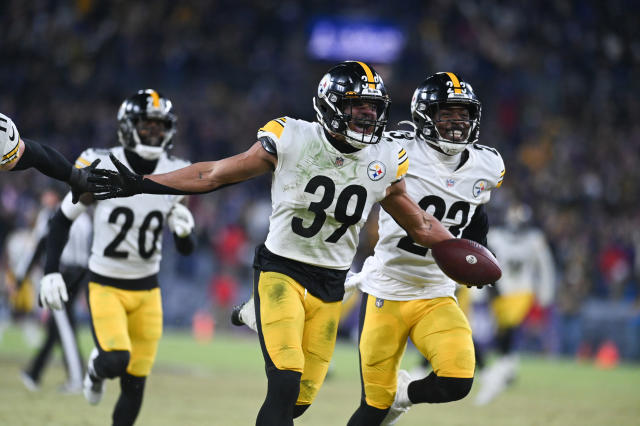 Pittsburgh Steelers safety Minkah Fitzpatrick (39) during an NFL football  training camp practice, Monday, Aug. 24, 2020, in Pittsburgh. (AP  Photo/Keith Srakocic Stock Photo - Alamy