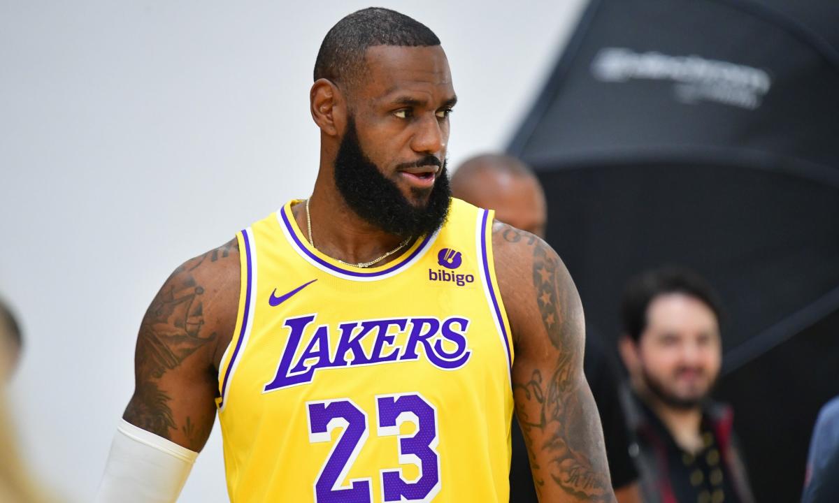 Is age finally having an effect on the Lakers' LeBron James as he suffers  foot soreness? - AS USA