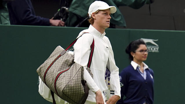 Sold at Auction: GUCCI, GUCCI Tennis bag.