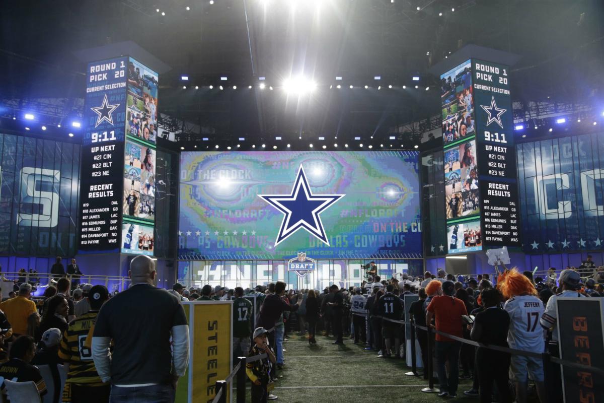 cowboys draft day