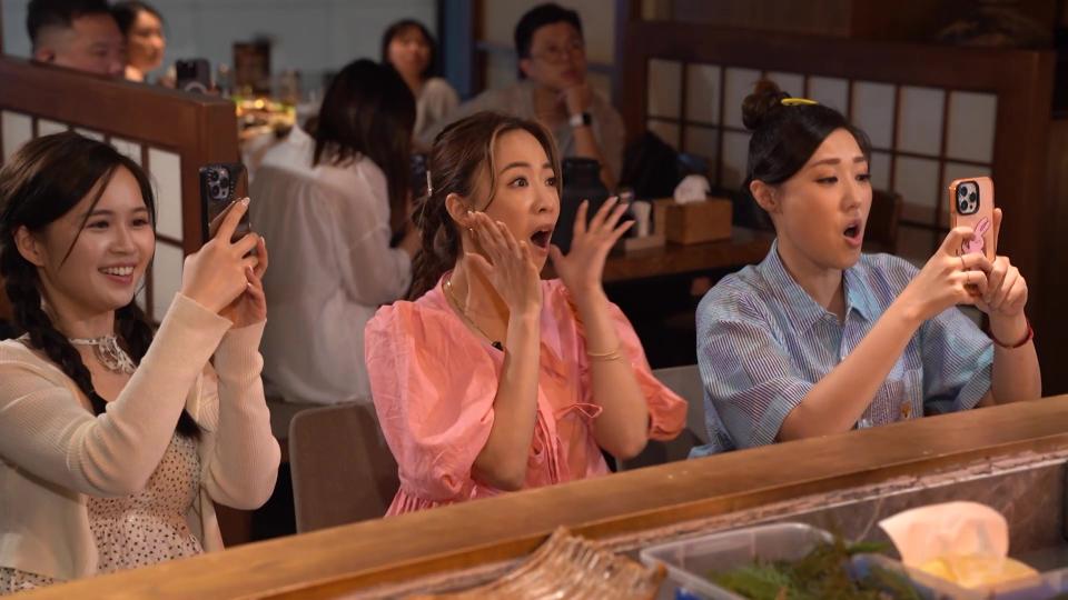 Foodies sweep across Hong Kong and Shenzhen | Lin Xiuyi, Liang Kaiqing, Liang Chaoyi and Liao Huiyi perform an unusual square dance, cute and gorgeous