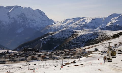 The 2015/16 ski season in the Alps got off to a poor start - Credit: Getty