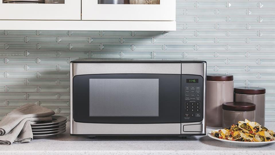 You can score some of our favorite countertop microwaves on sale right now.