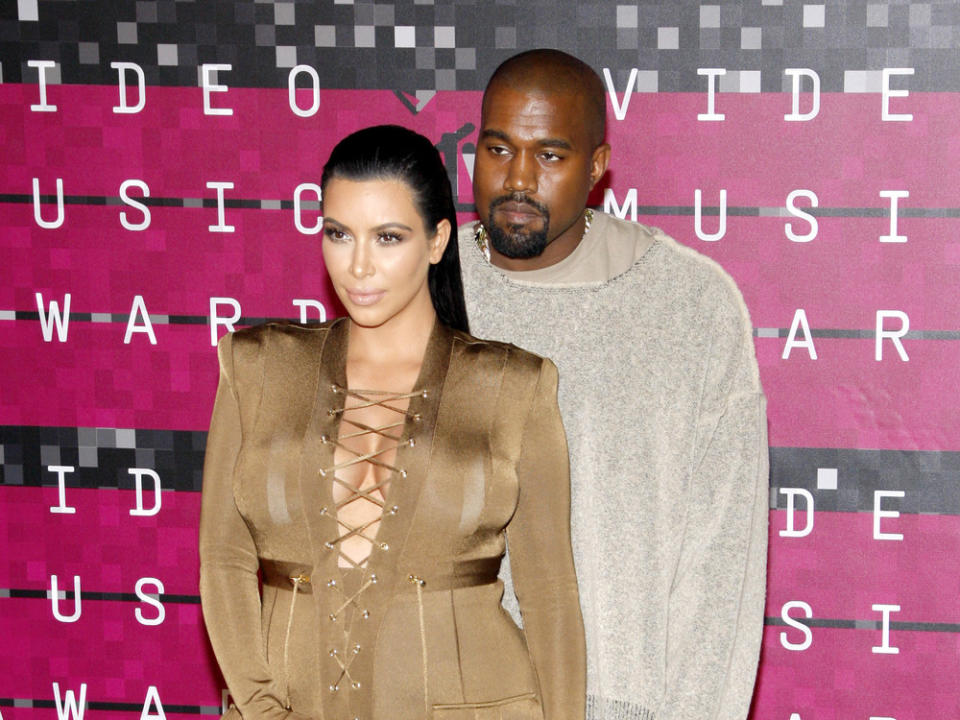 Kanye West und Kim Kardashian lassen sich derzeit scheiden. (Bild: Tinseltown / Shutterstock.com)