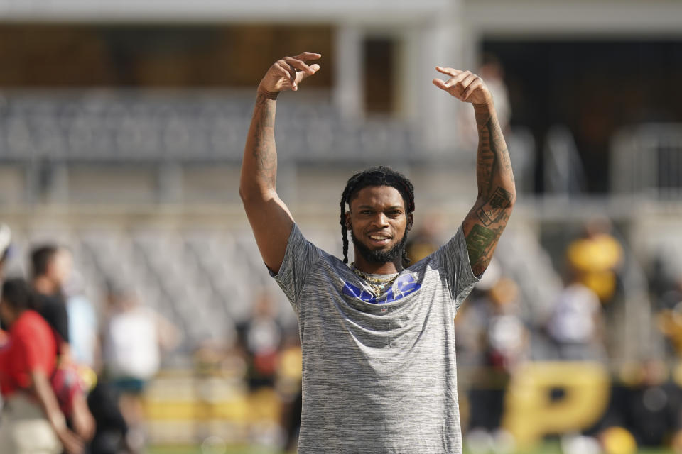 Buffalo Bills safety Damar Hamlin (3) warms up before an NFL preseason football game against the Pittsburgh Steelers, Saturday, Aug. 19, 2023, in Pittsburgh. (AP Photo/Matt Freed)