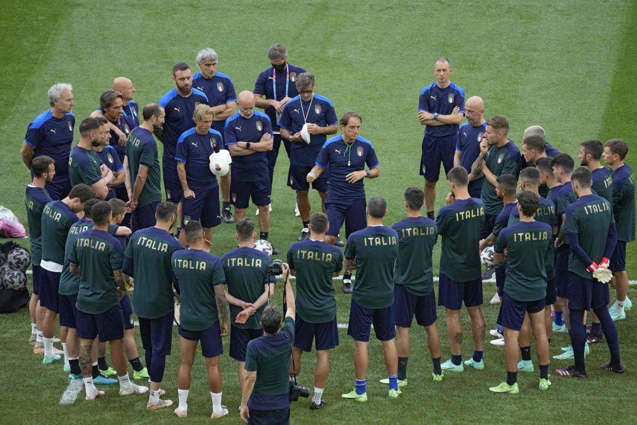 Mancini speaks with his squad ahead of the Euros (POOL/AFP via Getty Images)