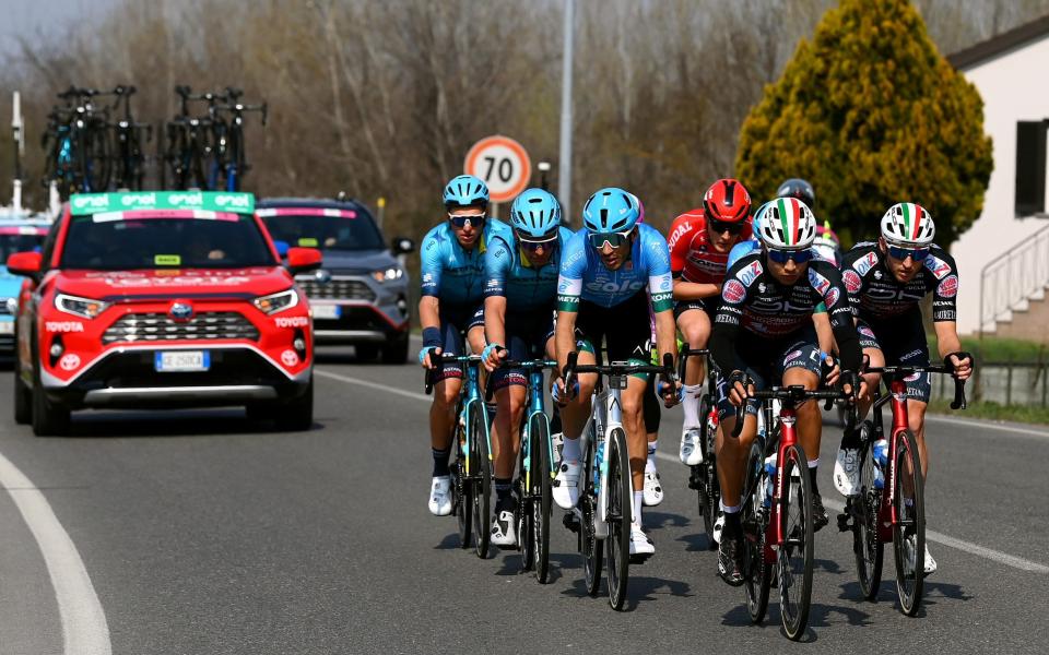 Filippo Conca (Lotto-Soudal), Yevgeniy Gidich (Astana Qazaqstan), Samuele Rivi (Eolo-Kometa), Diego Pablo Sevilla (Eolo-Kometa), Filippo Tagliano (Drone Hopper-Androni Giocattoli), Alessandro Tonellli (Bardiani-CSF-Faizane), Artyom Zakharov (Astana Qazaqstan) and Ricardo Alejandro Zurita (Drone Hopper-Androni Giocattoli) - GETTY IMAGES