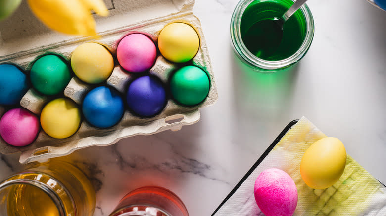 dyes and Easter eggs 