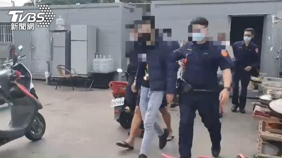 警方還在現場逮捕5名毒品人口，其中2人還是通緝犯。（圖／TVBS）