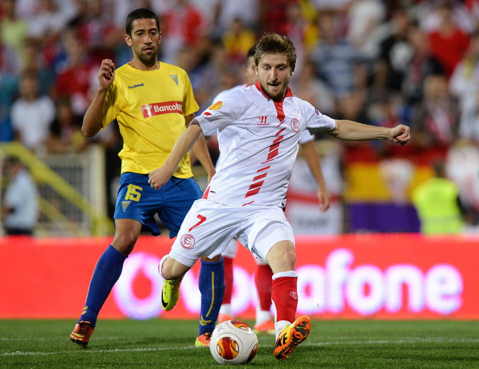 Nach nur sechs Einsätzen für die "Blues", mit denen er immerhin den Europapokal gewann, wurde Marin zum FC Sevilla ausgeliehen. In Spanien bekam Marin ebenfalls nur wenig Einsatzzeiten, gewann aber erneut den Europapokal. Symptomatisch: Im Finale wurde der Blondschopf eingewechselt und nach nicht einmal einer halben Stunde wieder vom Feld geholt. (Bild-Copyright: Getty Images)