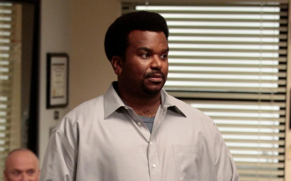 <p>Auch er arbeitet sich im Verlauf der Serie nach oben: Darryl Philbin (Craig Robinson) beginnt als Lagerist bei Dunder Mifflin, später bezieht er ein eigenes Büro im oberen Stockwerk und kommt so auch zu mehr Screentime. Zum Ende hin ist der tüchtige Darryl nicht mehr aus dem "The Office"-Team wegzudenken. (Bild: Turbine Medien)</p> 