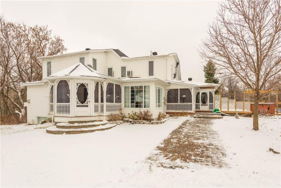 <p>1057 Queen Street, Orleans, Ont.<br> This six-bedroom home in the suburbs of Ottawa suburb is offered at $999,000. </p>