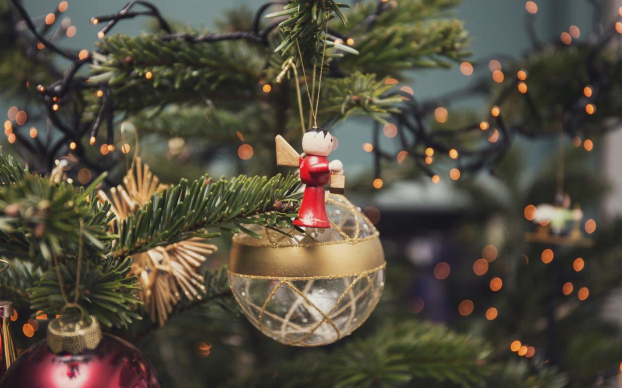 The best Christmas tree decorations for 2018 - Moment RF