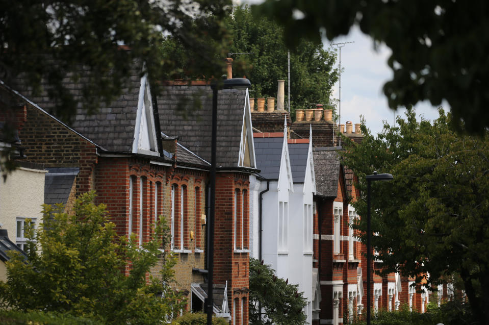 Based on average budgets and property prices, Brits could end up in a deficit of about £91,892 when trying to buy their first home. Photo: Isabel Infantes/EMPICS Entertainment/PA Images