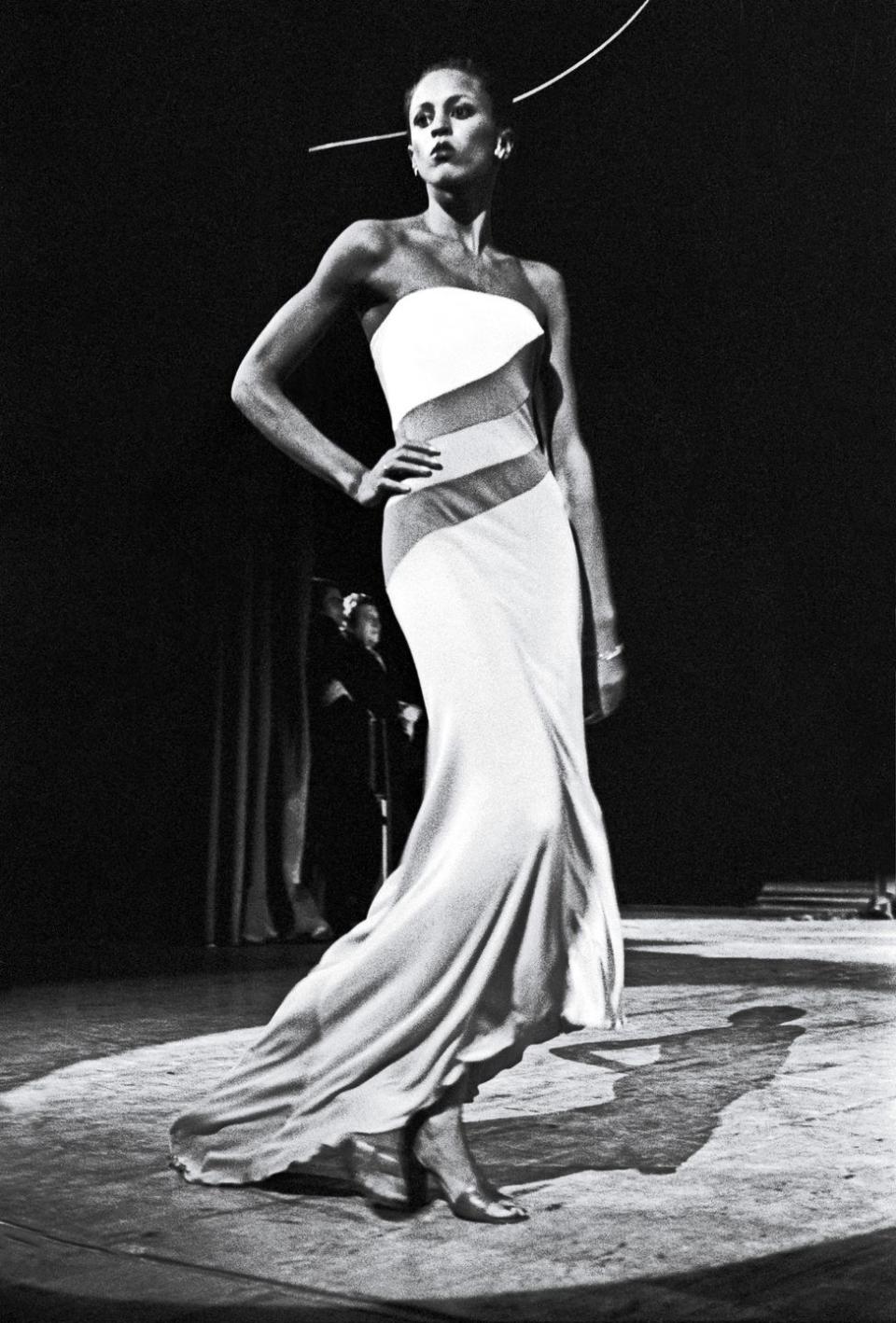 7244708 alva chinn and stephen burrows, fashion show, versailles, france, 1973 bw photo by addinfo the battle of versailles fashion show was a historic fashion show held on november 28, 1973, in the palace of versailles to raise money for its restoration created by eleanor lambert and versailles curator gerald van der kemp, the show pitted french designers against american designers please note bridgeman images represents the photographer and clear the copyright on your behalf a premium fee will be added to your quoteinvoice please contact bridgeman images for further information