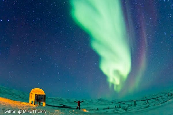 Photographer on Arctic Trek Snags Stunning Northern Lights Photos