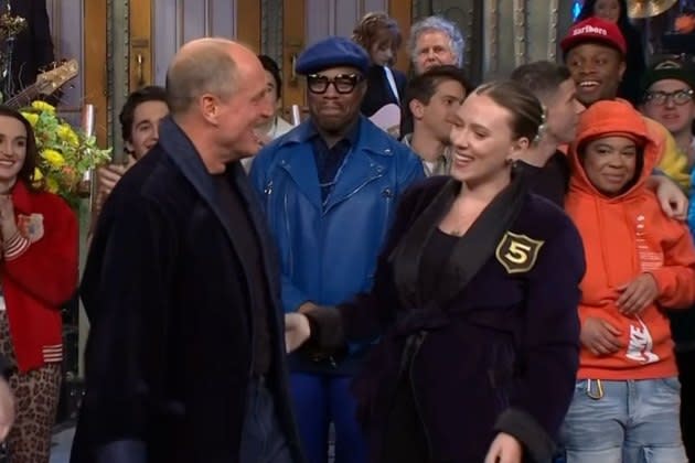 Woody Harrelson's Chaotic 'SNL' Monologue Includes Covid Crack; Scarlett  Johansson Surprises Host With Five-Timers Club Jacket