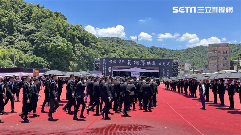 吳桐潭公祭由鐵霸曾盈富主持治喪。（圖／記者李依璇攝影）