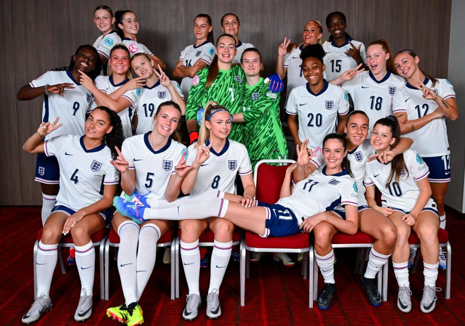 <span>England’s bright young players strike a pose before the Women’s Under-19 Euros in Lithuania.</span><span>Photograph: Tyler Miller/Sportsfile/Uefa/Getty Images</span>