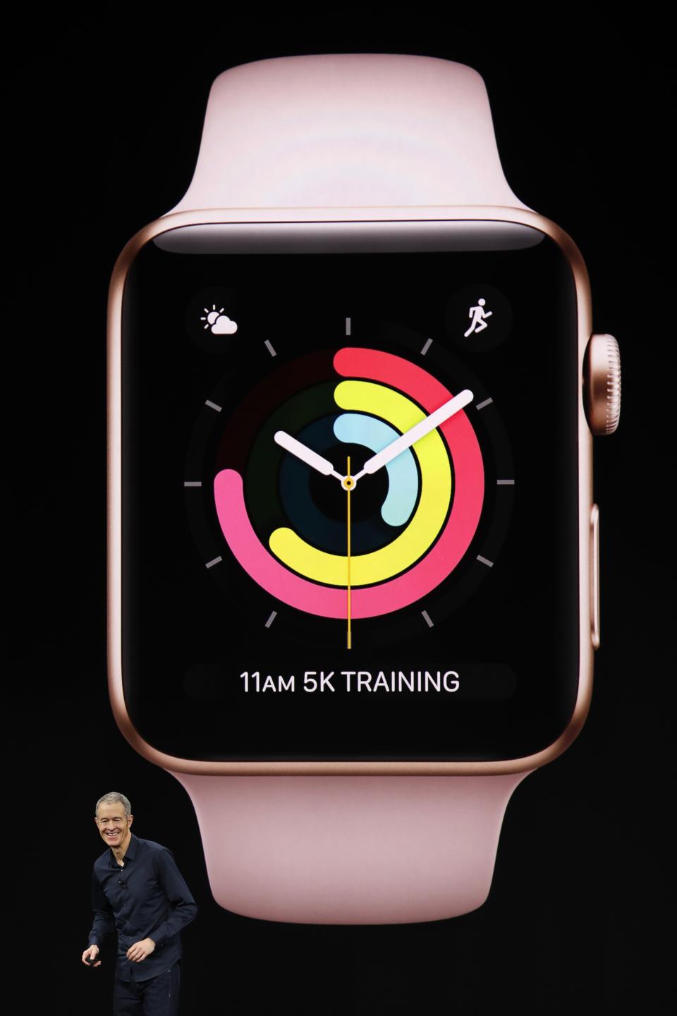 <p>Algunas funciones familiares como los círculos siguen presentes en el Apple Watch Series 3 (<em>REUTERS</em> / Stephen Lam). </p>