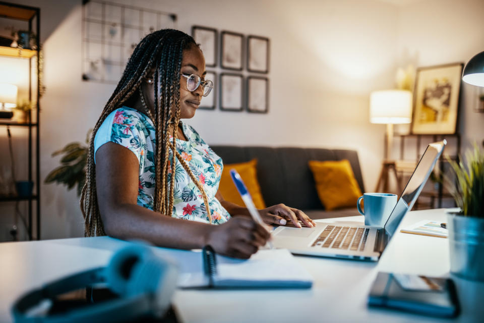 Take summaries of pages in seconds with the Scanmarker Air Pen Scanner that scans 3000 characters per minute. (Source: iStock)