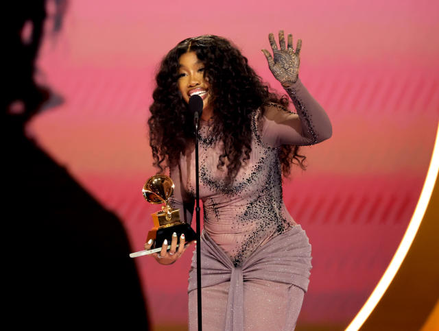 SZA Said She Got Her Breast Implants Removed Because 'They Ended