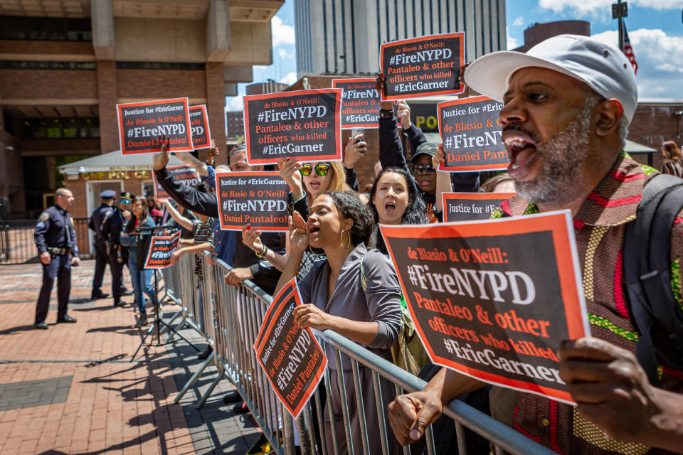 On May 16, 2019, dozens of protesters gathered at the New York City Police Headquarters in downtown Manhattan, where the administrative hearing of NYPD officer Daniel Pantaleo entered its fourth day. (Photo: SIPA USA/PA Images)