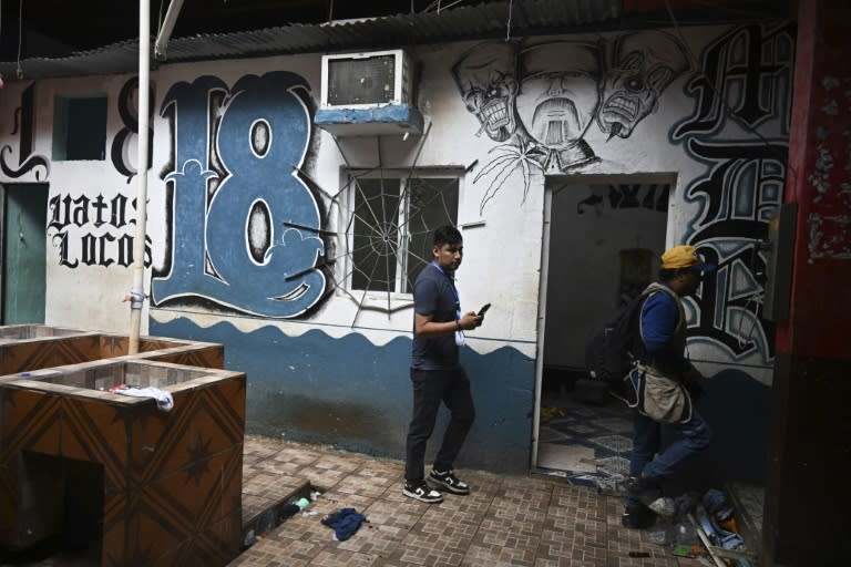 Vista de una celda de un pandillero de Barrio 18 después de una redada en la prisión "El Infiernito" en Escuintla, Guatemala, el 2 de junio de 2024. (JOHAN ORDONEZ)