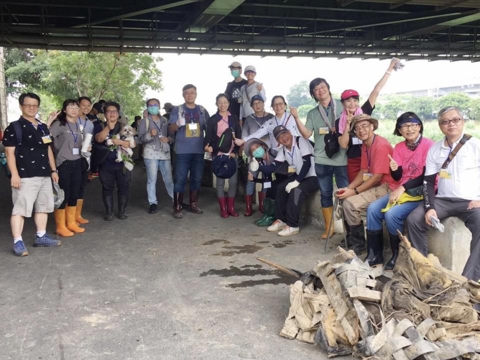 王鳳奎》求學打工業績太好差點被流氓圍堵