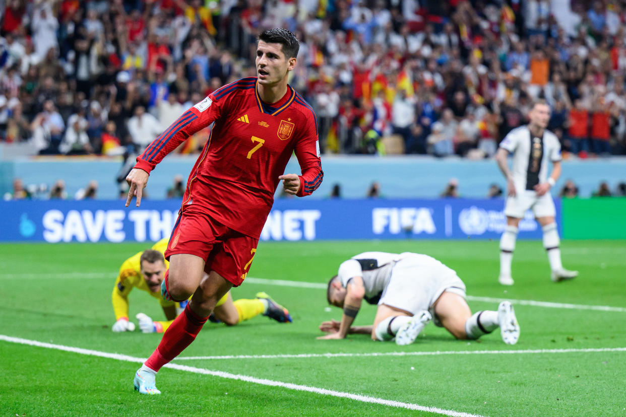 AL KHOR, QATAR - NOVIEMBRE 27: Alvaro Morata  celebrando su gol ante Alemania. (Foto de Markus Gilliar - GES Sportfoto/Getty Images)