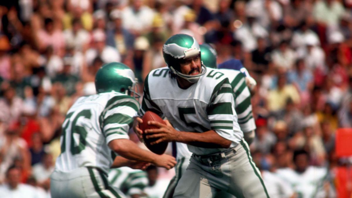 Roman Gabriel, ex-NFL quarterback, passes away at age 83