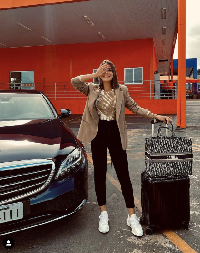 Camila Coelho  Fashion travel outfit, Fashion, Airport style