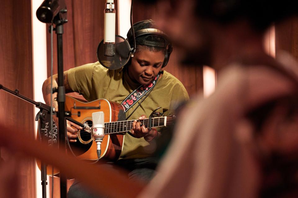 <h1 class="title">Joy Oladokun in Apple Music Sessions: Beyoncé Covered.</h1><cite class="credit">Alyssa Barker/Courtesy of Apple Music</cite>