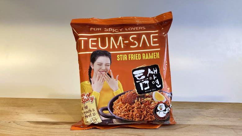 Teum-Sae spicy instant ramen