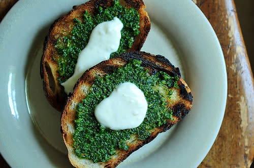 Grilled Bread with Thyme Pesto