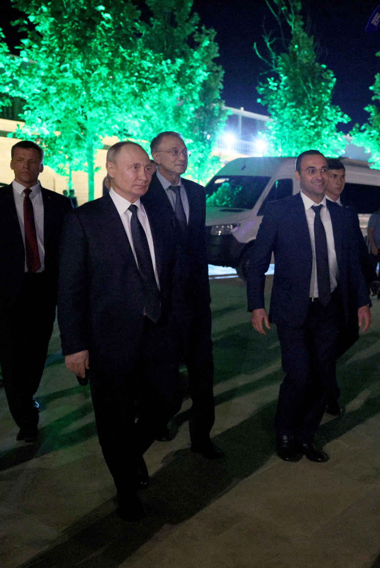 Russian President Vladimir Putin walks to meet with local residents in a street in Derbent in the southern region of Dagestan, Russia, June 28, 2023. Sputnik/Gavriil Grigorov/Kremlin via REUTERS ATTENTION EDITORS - THIS IMAGE WAS PROVIDED BY A THIRD PARTY.