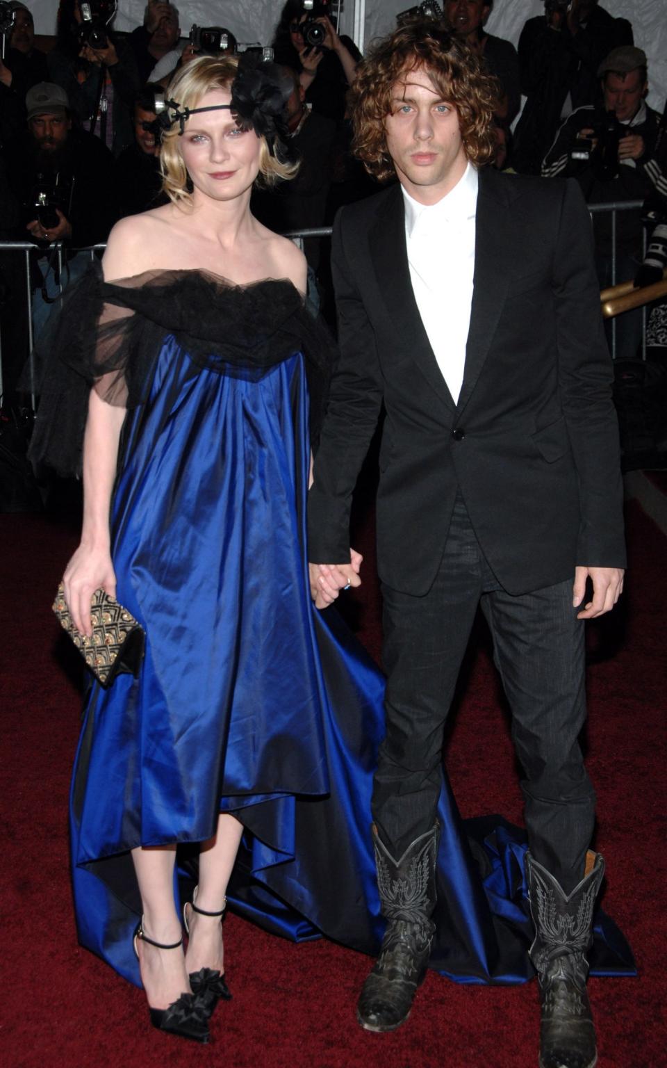 Johnny Borrell with his then girlfriend Kirsten Dunst - Lawrence Lucier/FilmMagic