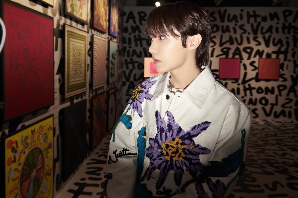 BTS J-HOPE at LOUIS VUITTON Men's Fall-Winter 2021 Show in Seoul