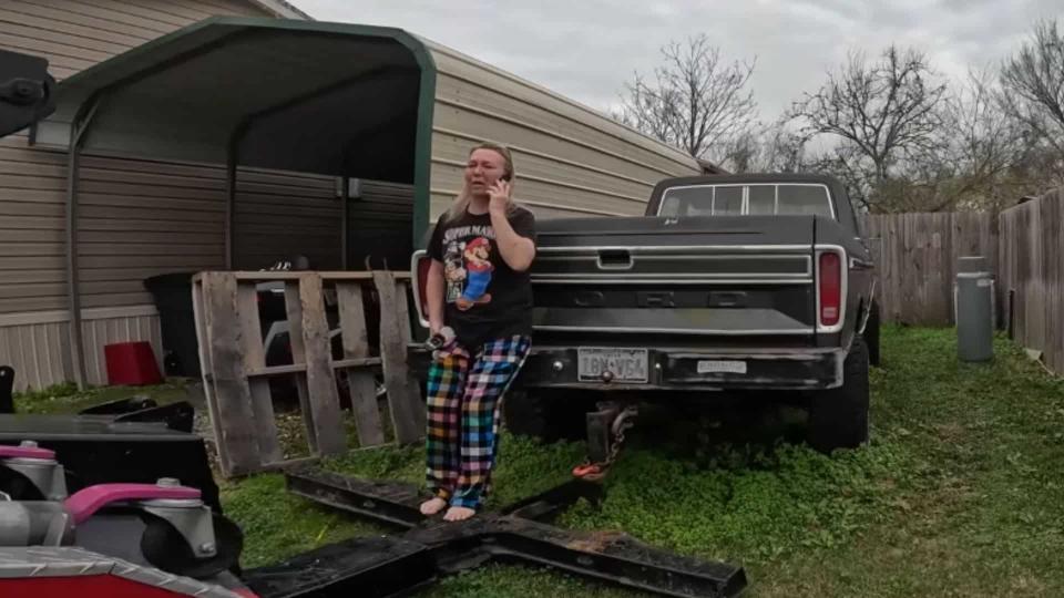Watch a Bizarre Old Truck Repo Go Sideways