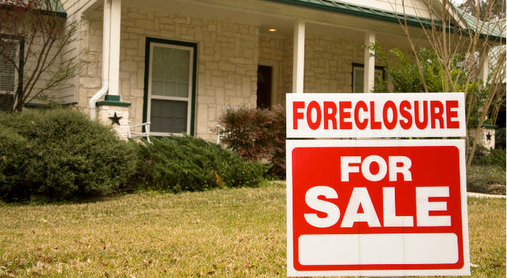 what does reo foreclosure mean